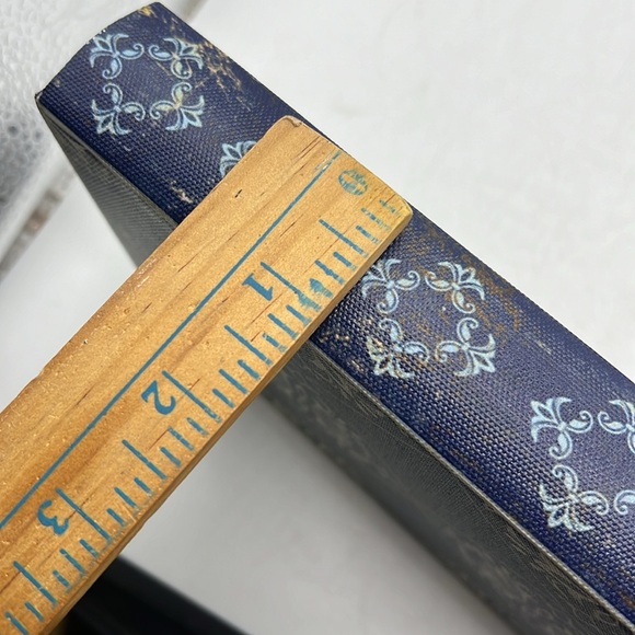 Retro Book Hidden Trinket Box Holder Case Decor - Picture 11 of 11